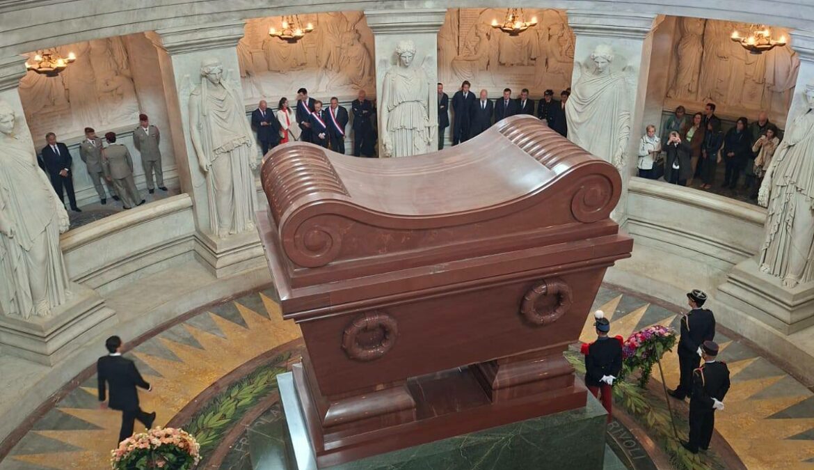 Le 5 mai, journée d’hommage à l’Empereur, rendons gratuit l’accès à son tombeau.